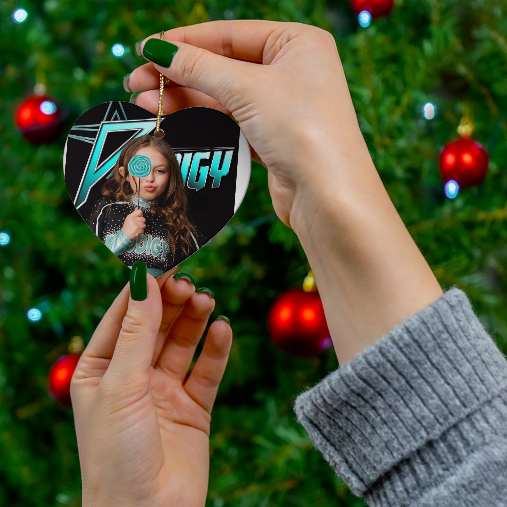 Personalized Ceramic Ornaments, Custom Star Shaped Holiday Decor, Kids Names Christmas Gift, Cheerful Keepsake Decoration, Unique [...]